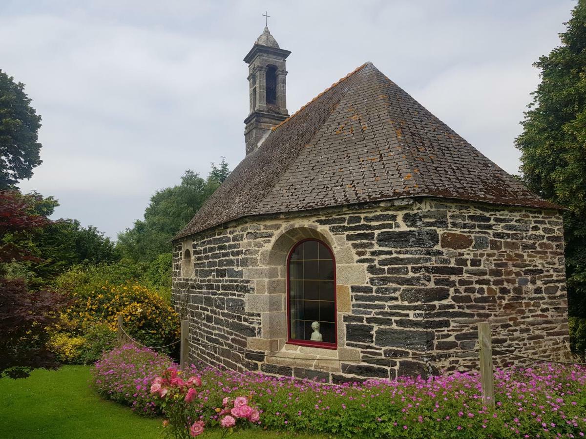 Gite Atypique Dans Une Chapelle Briec エクステリア 写真